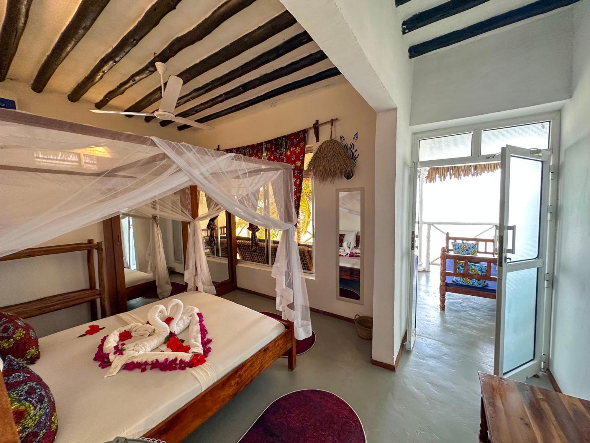 The African Paradise Beach Hotel Bwejuu Exteriör bild